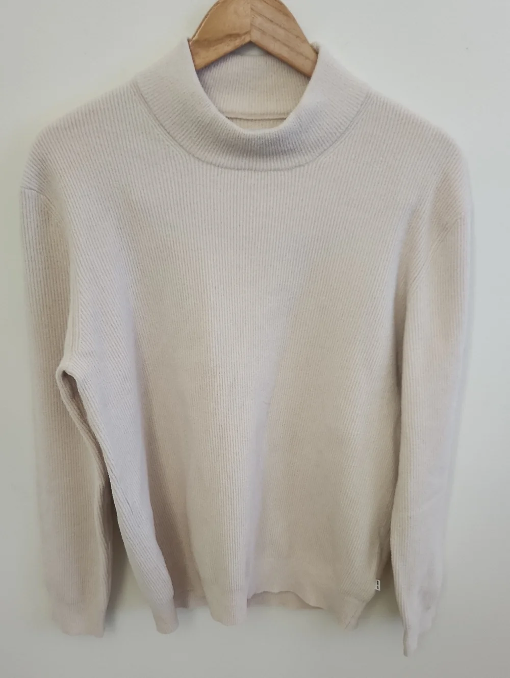 NN. 07 No Nationality Cream Ribbed Mock Neck Sweater Large